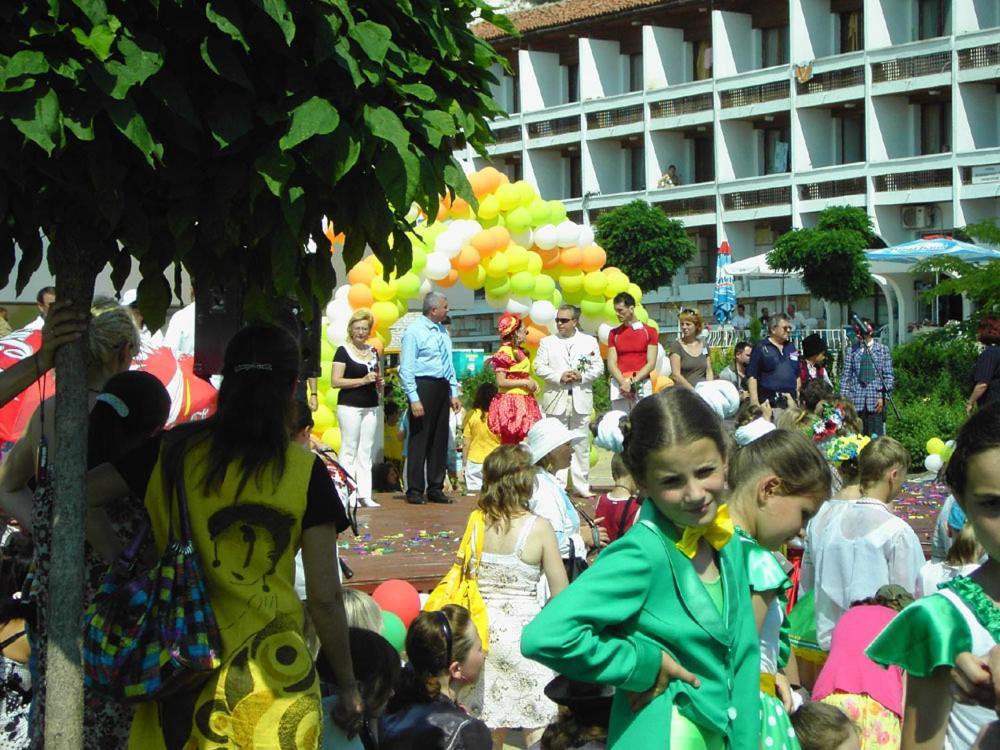 Family Hotel Μπαλτσίκ Εξωτερικό φωτογραφία